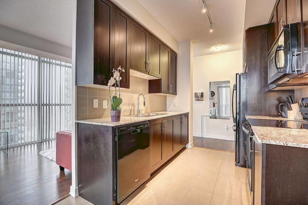 Pathway Suites Mississauga Eksteriør billede
